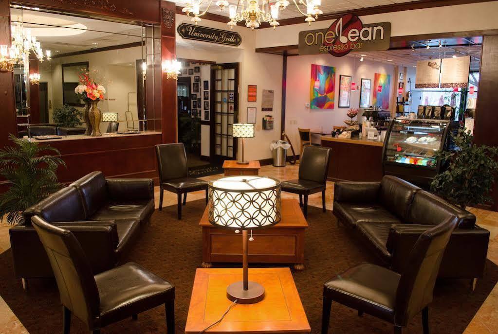 Clarion Hotel & Suites University-Shippensburg Buitenkant foto
