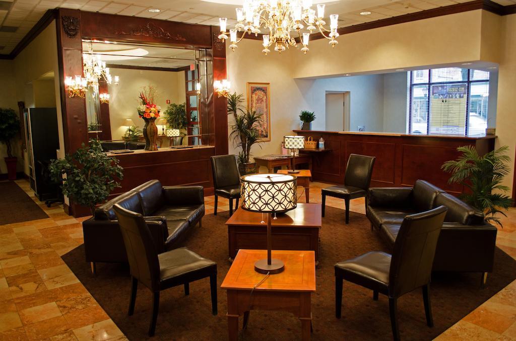 Clarion Hotel & Suites University-Shippensburg Buitenkant foto