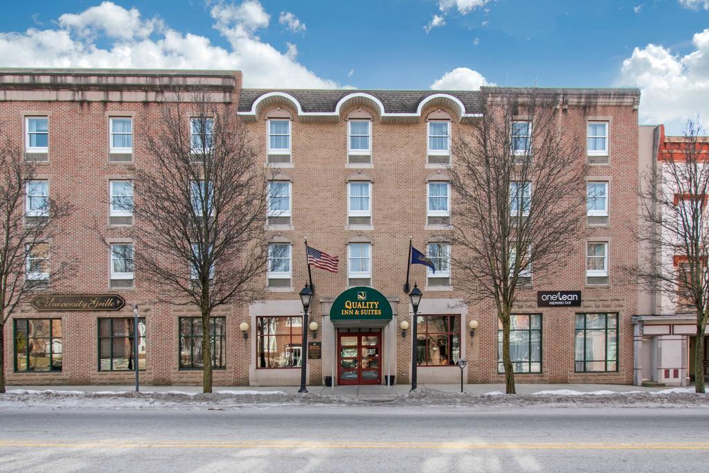 Clarion Hotel & Suites University-Shippensburg Buitenkant foto