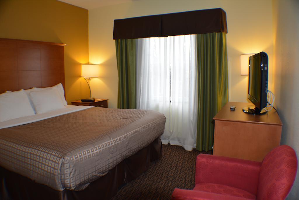 Clarion Hotel & Suites University-Shippensburg Buitenkant foto