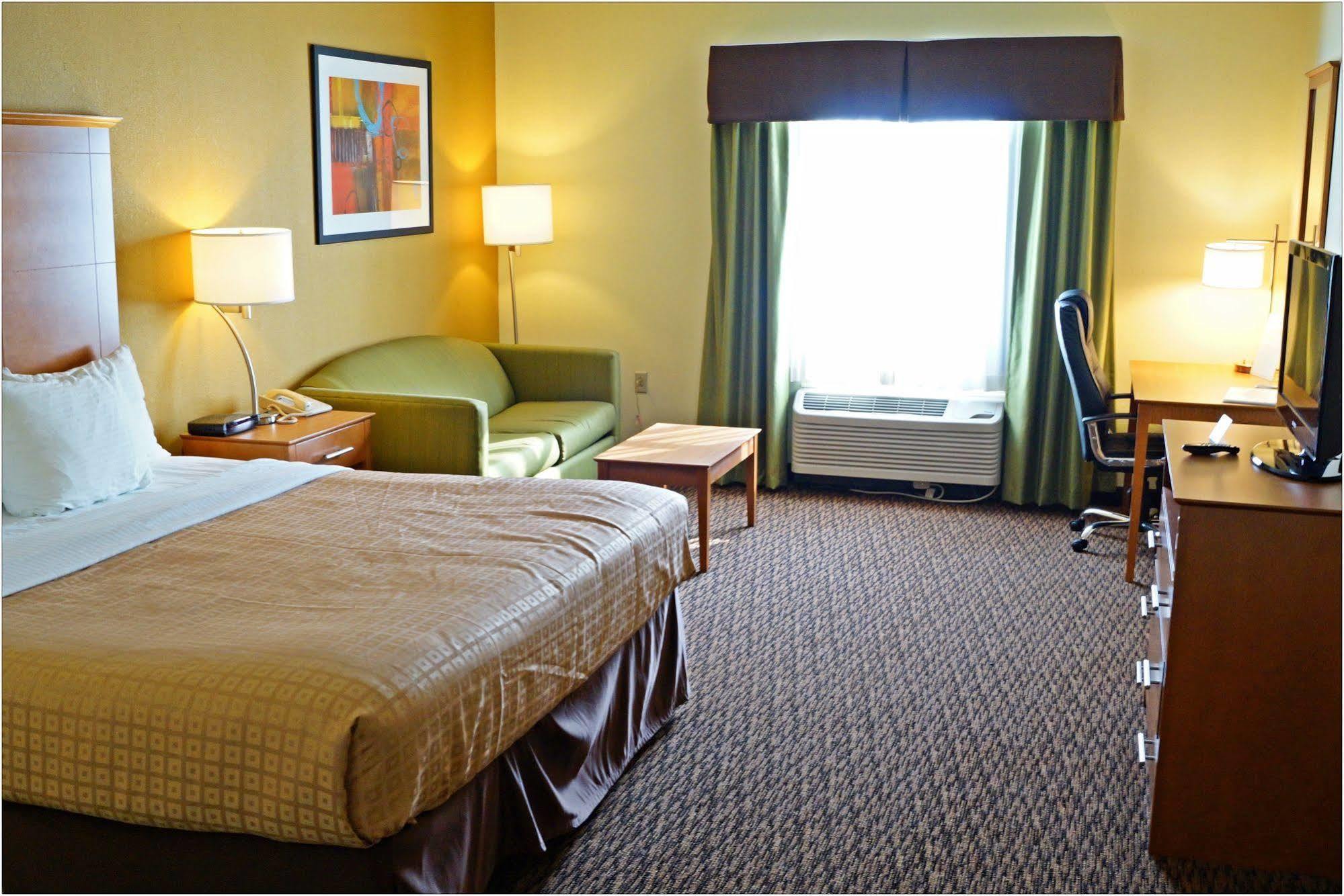 Clarion Hotel & Suites University-Shippensburg Buitenkant foto